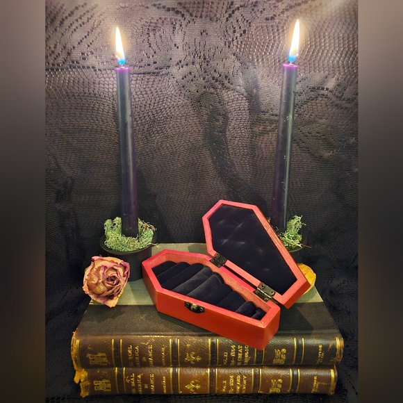 Coffin Ring Box - Picture 2 of 3